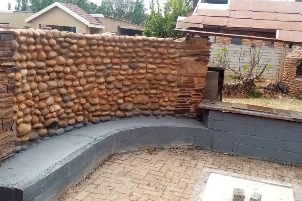 3 Bedroom Klerksdorp Home with Cottage Income Stream - Photo 3