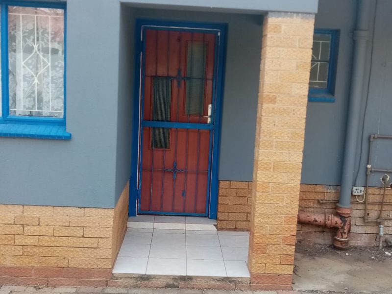 3 Bedroom Klerksdorp Home with Cottage Income Stream - Photo 7