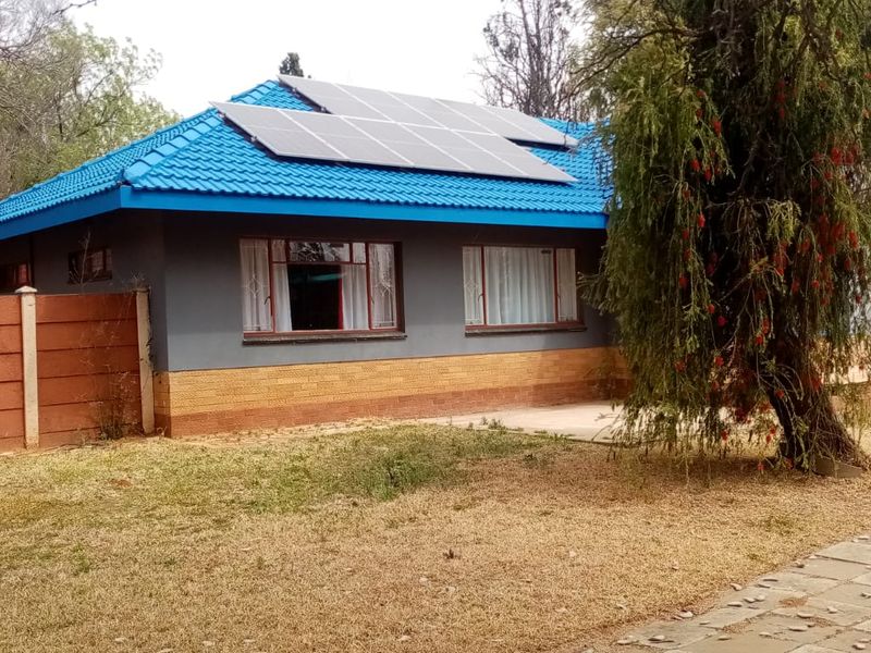 3 Bedroom Klerksdorp Home with Cottage Income Stream - Photo 1