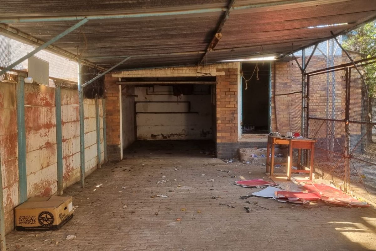 3 Bedroom House for Sale in Stilfontein EXT 3 - Photo 5