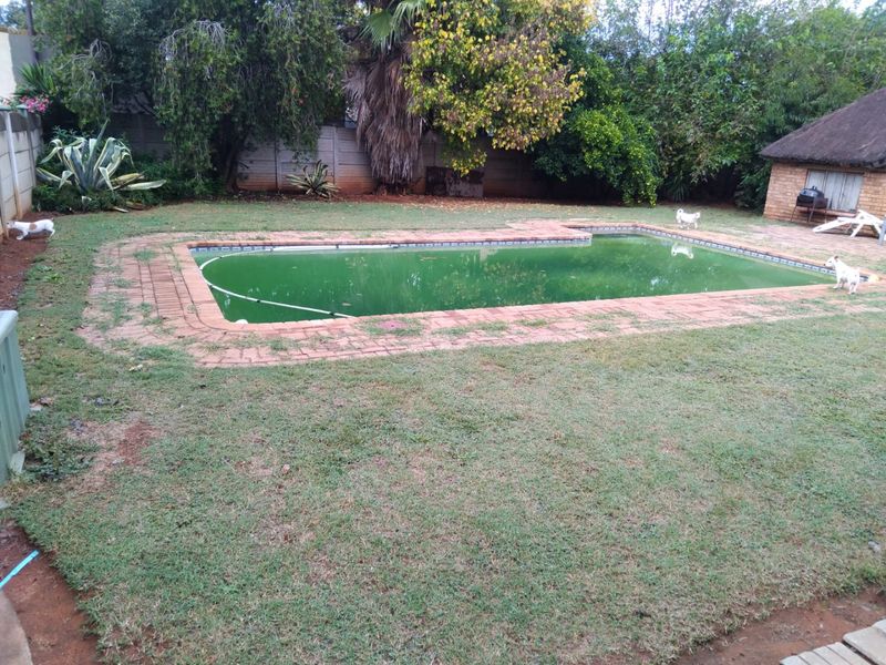 Family home with pool and vast garden - Photo 7
