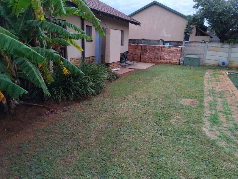 Family home with pool and vast garden - Photo 6