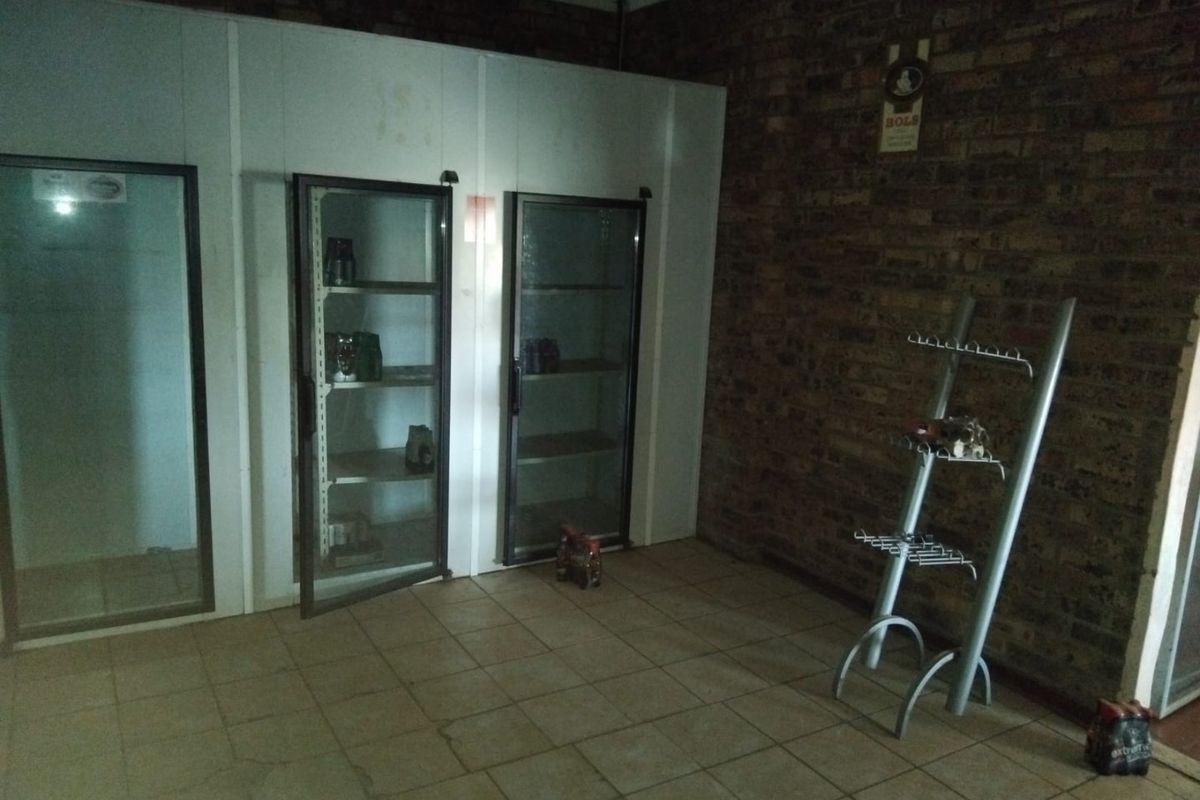 Commercial erf & building for sale in La Hoff - Photo 4