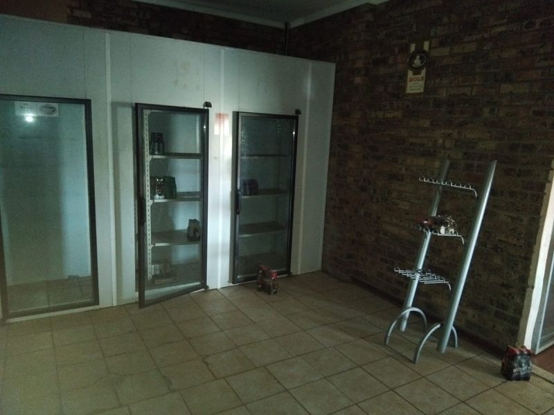 Commercial erf & building for sale in La Hoff - Photo 4