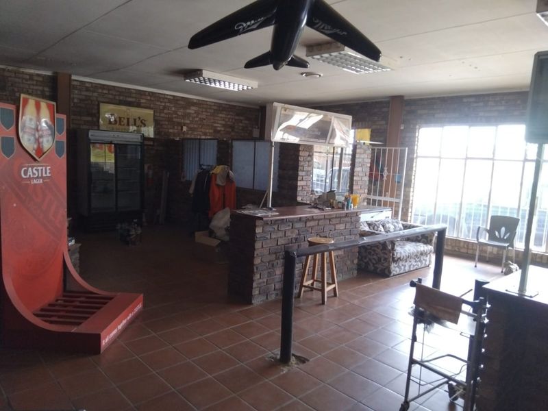 Commercial erf & building for sale in La Hoff - Photo 5