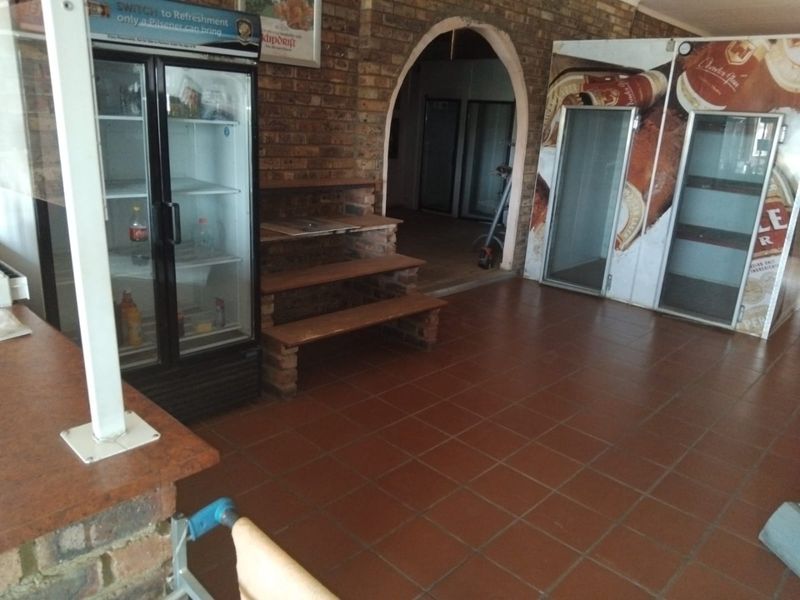 Commercial erf & building for sale in La Hoff - Photo 2