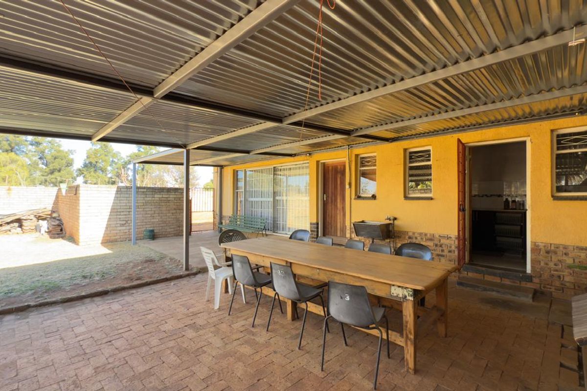 Spacious Stilfontein Home with Pool and Braai - Photo 2