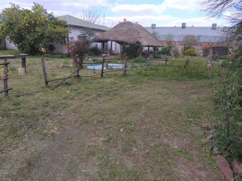 Prime Main Road Property with Endless Possibilities - Photo 9