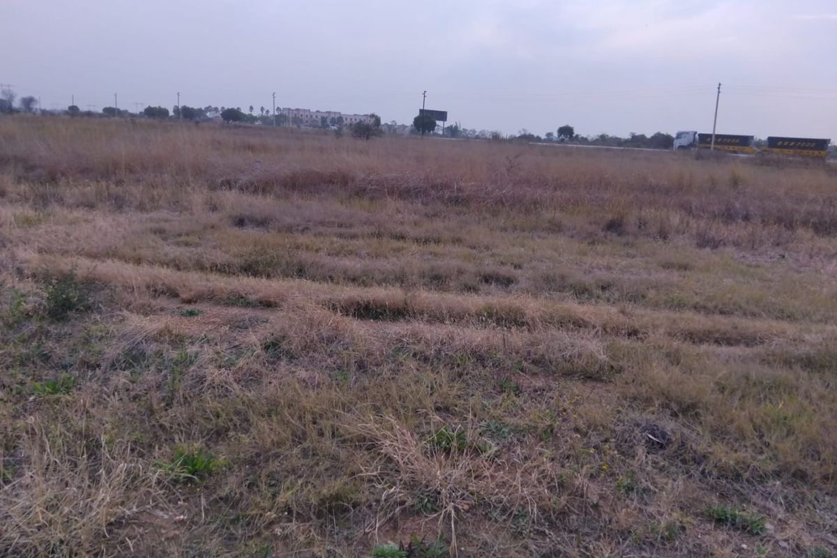 Prime 5,238 m2 Heavy Industrial Stand on Joe Slovo Road | High-Exposure N12 Location - VAT Excl - Photo 4