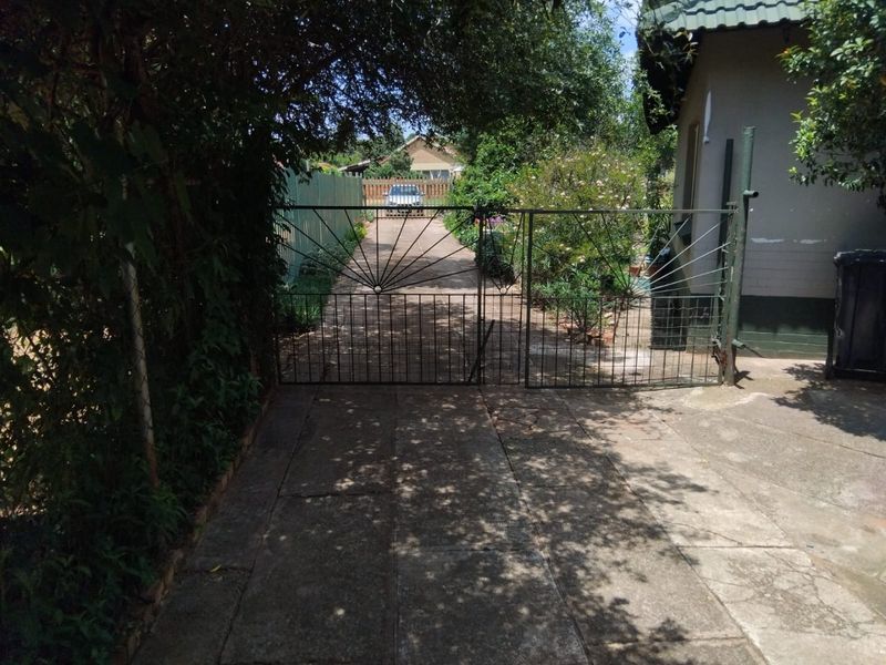 FOUR bedroom family home in Stilfontein - Photo 7