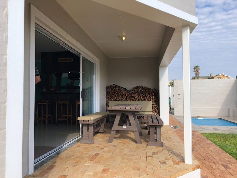 For Sale: 150 Meters from the ocean - The Ultimate Family Home in De Kelders with sea and mountain views.  - Photo 10