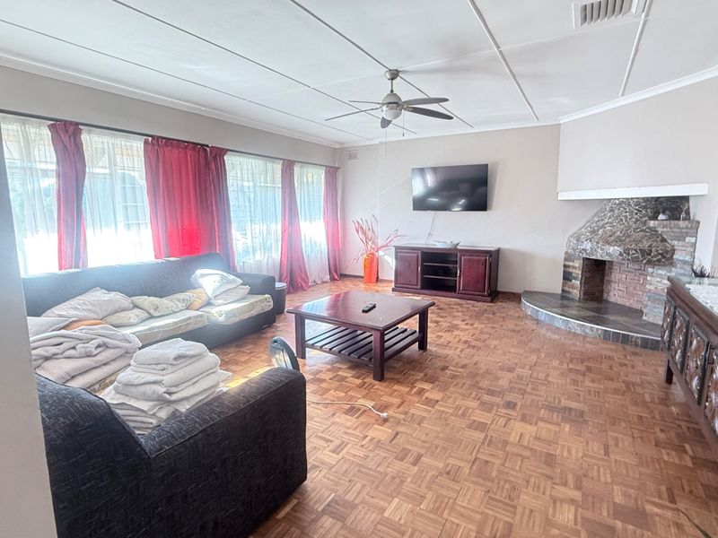 A stunning home. A great investment - Photo 6