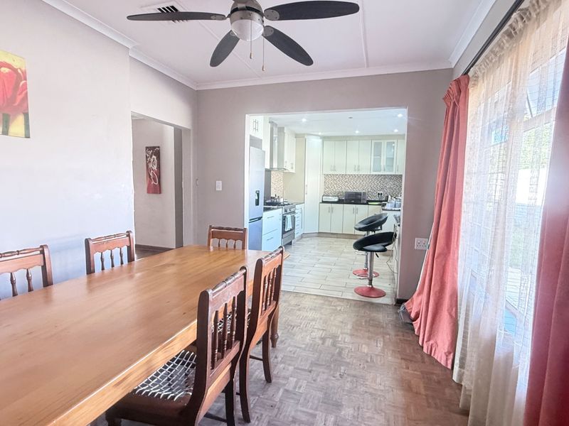 A stunning home. A great investment - Photo 8