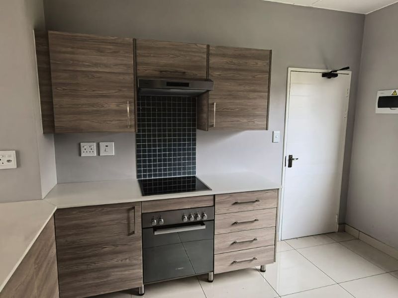 Modern 2-Bedroom Ground Floor Apartment for Rent in Stonewood Estate, Blue Hills - Photo 10