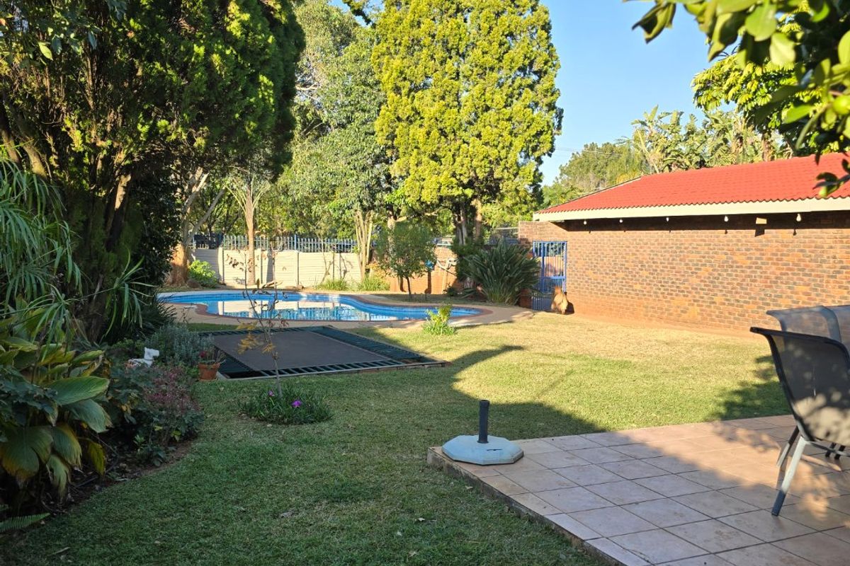 WHEN LOCATION AND AMPLE SPACE MATTERS... - Photo 2