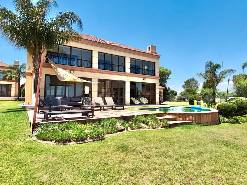 Elegance meets tranquility - Photo 1