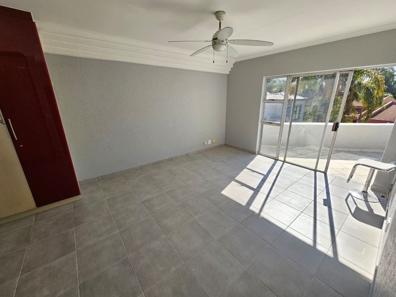 A Beautiful 4 Bedroom 3.5 Bathroom house for rent in Eldo Glen Estate - Photo 8