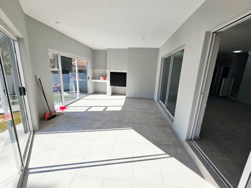A Beautiful 4 Bedroom 3.5 Bathroom house for rent in Eldo Glen Estate - Photo 7