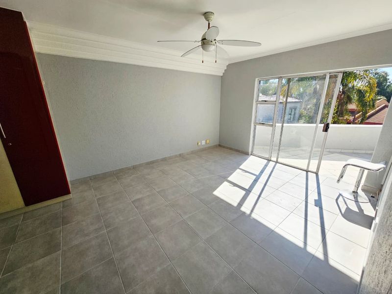 A Beautiful 4 Bedroom 3.5 Bathroom house for rent in Eldo Glen Estate - Photo 3
