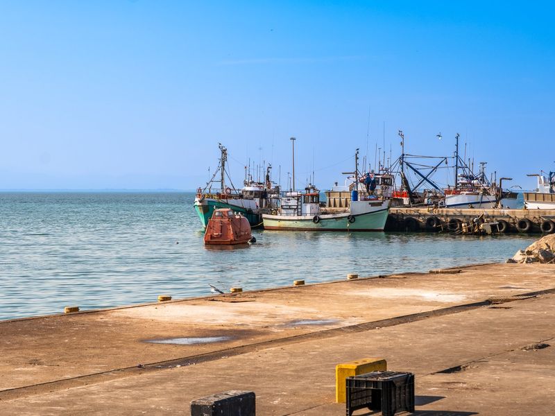 Swap your urban commute for a restorative ocean backdrop and rewrite your workday narrative in a secure coastal paradise. - Photo 7