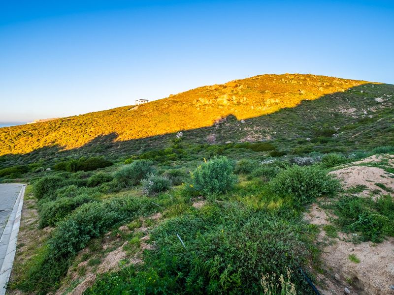 Swap your urban commute for a restorative ocean backdrop and rewrite your workday narrative in a secure coastal paradise. - Photo 4