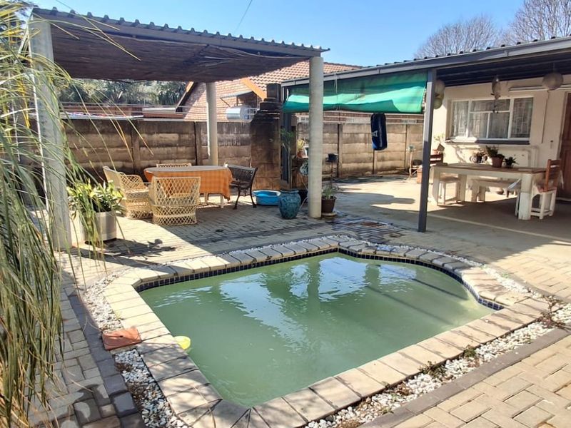 BEAUTIFUL 2 BED HOUSE WITH POOL FOR SALE - Photo 2