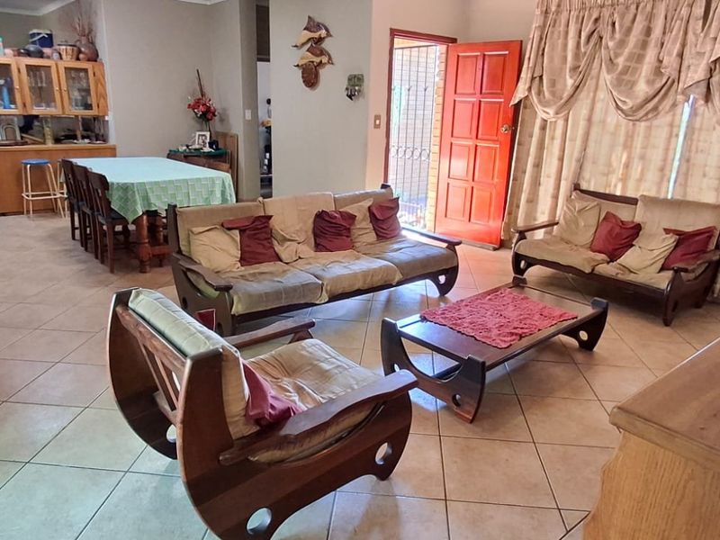 BEAUTIFUL HOUSE WITH FLAT FOR SALE - Photo 5