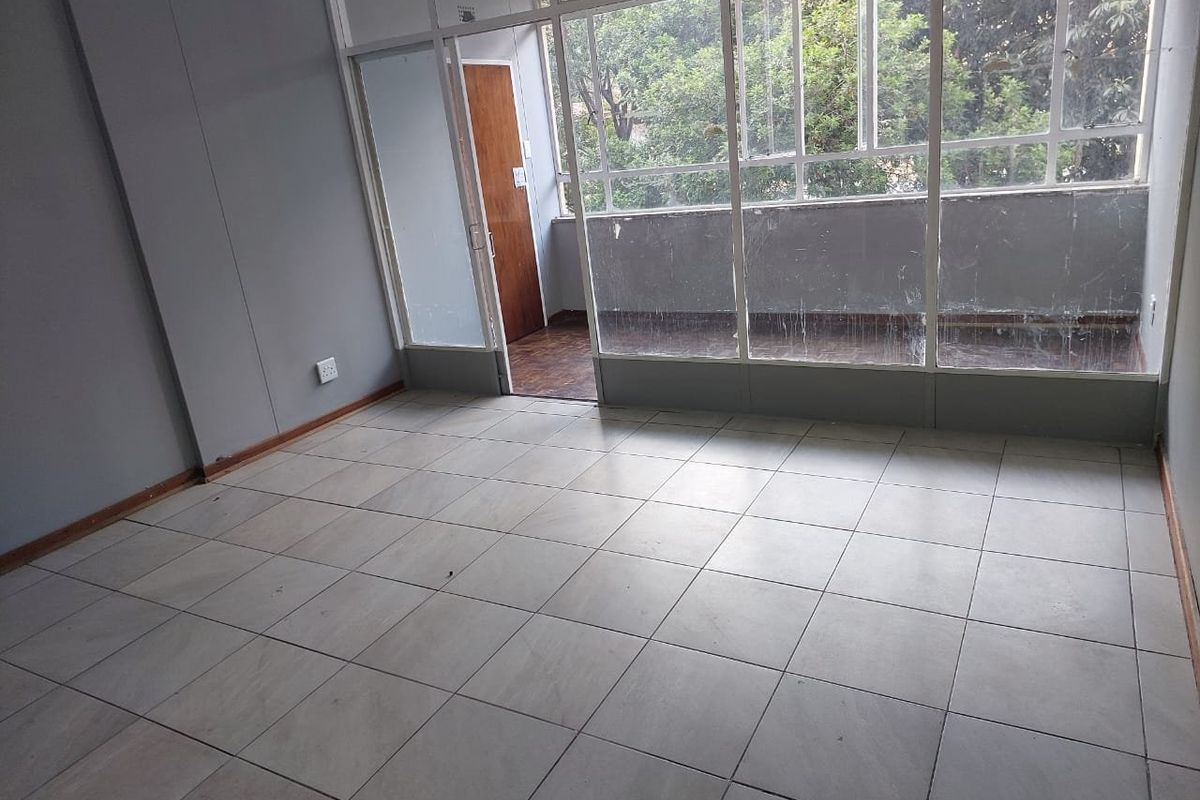 NEWLY RENOVATED FLAT SUNFIELD  - Photo 5