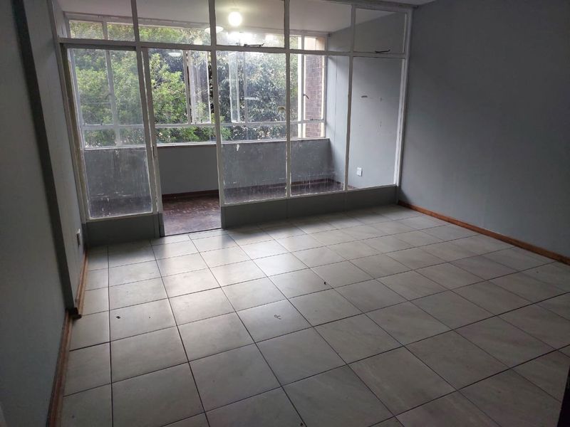 NEWLY RENOVATED FLAT SUNFIELD  - Photo 4