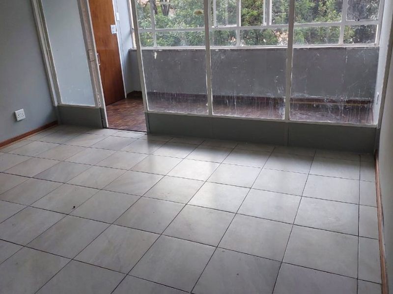NEWLY RENOVATED FLAT SUNFIELD  - Photo 8