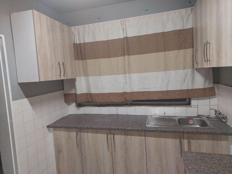 NEWLY RENOVATED FLAT SUNFIELD  - Photo 1