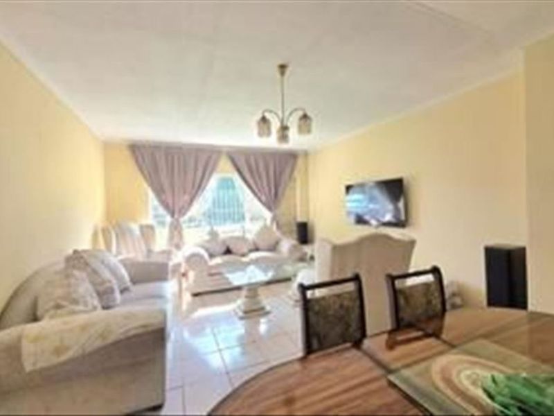 Charming Family Home Designed For Comfortable Living - Photo 2