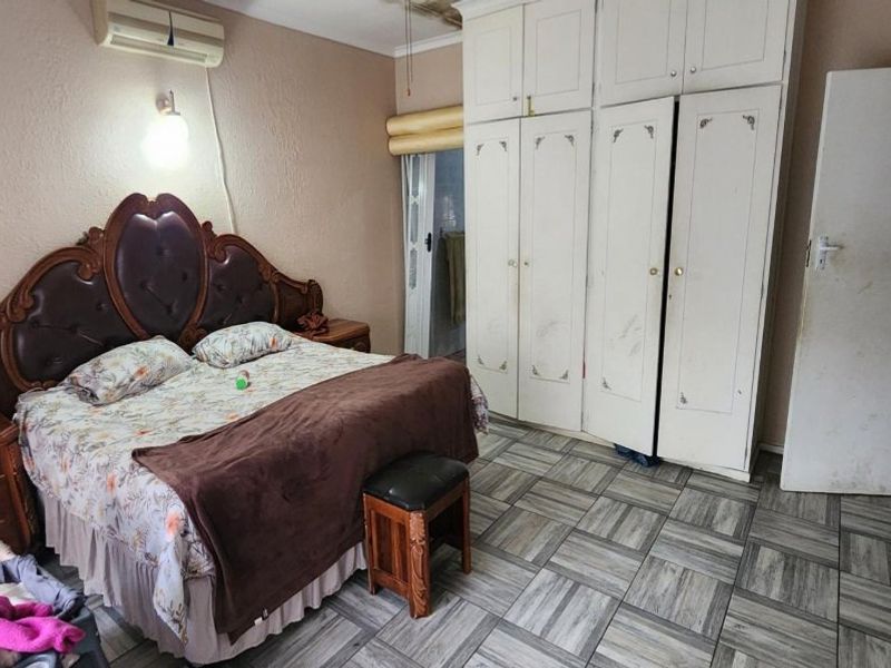 Entertainer's Dream – Spacious 4-Bedroom Family Home with Pool & Lapa - Photo 7