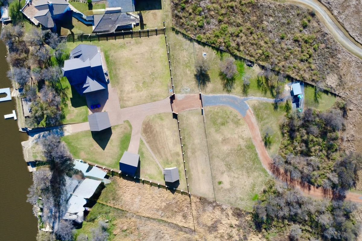 Full title, fully developed farm section right on the banks of the Vaal River  - Photo 4