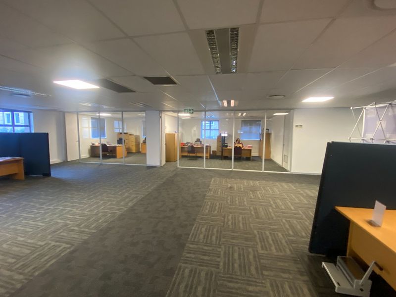 1194m2 Premium Space to Let  - Photo 1