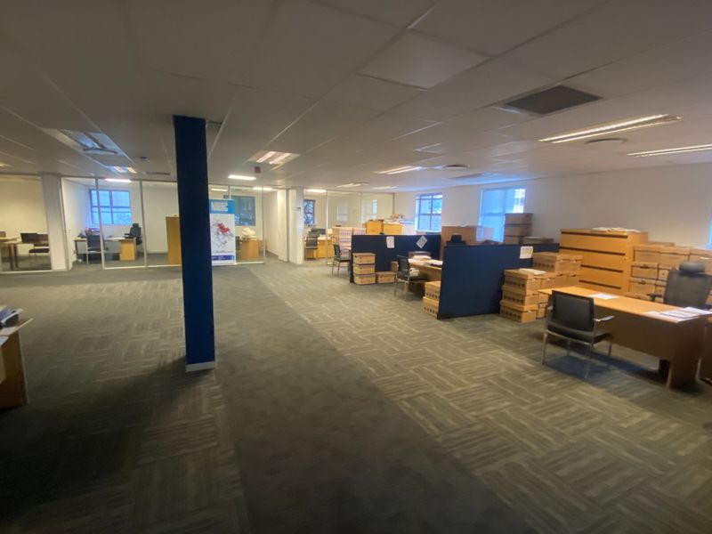 1194m2 Premium Space to Let  - Photo 5