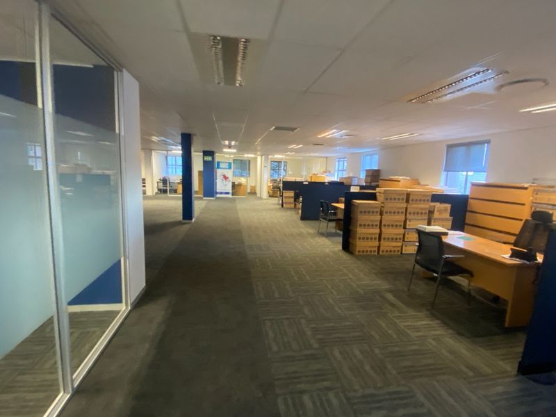 1194m2 Premium Space to Let  - Photo 2