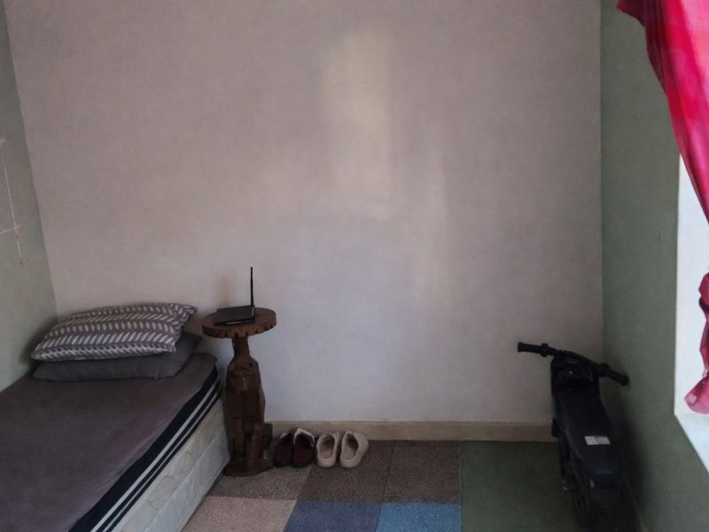 Renovator’s Dream – Fixer Upper with Huge Potential!  Investor’s Opportunity Awaits. - Photo 9