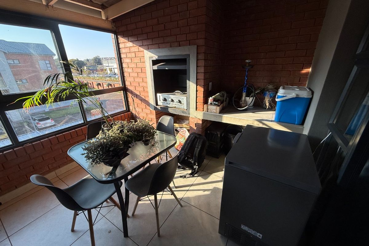 Sought After Apartment in Hereford Estate! - Photo 3