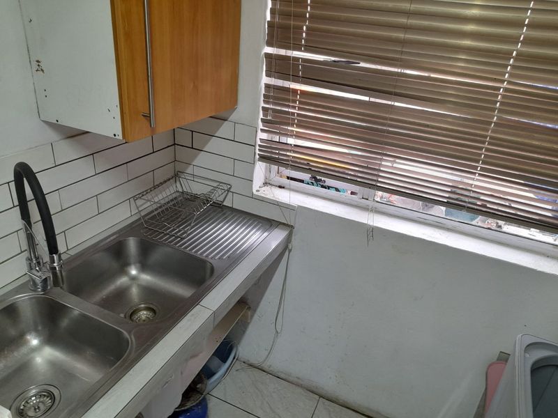 3 Bedroom Family Home + possible Income Potential in Kensington - Photo 9