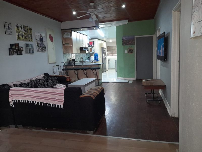 3 Bedroom Family Home + possible Income Potential in Kensington - Photo 2
