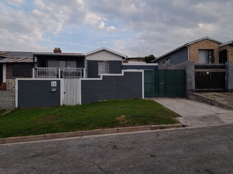 3 Bedroom Family Home + possible Income Potential in Kensington - Photo 1