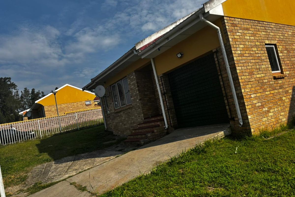 2 bedroom property for sale - Photo 2