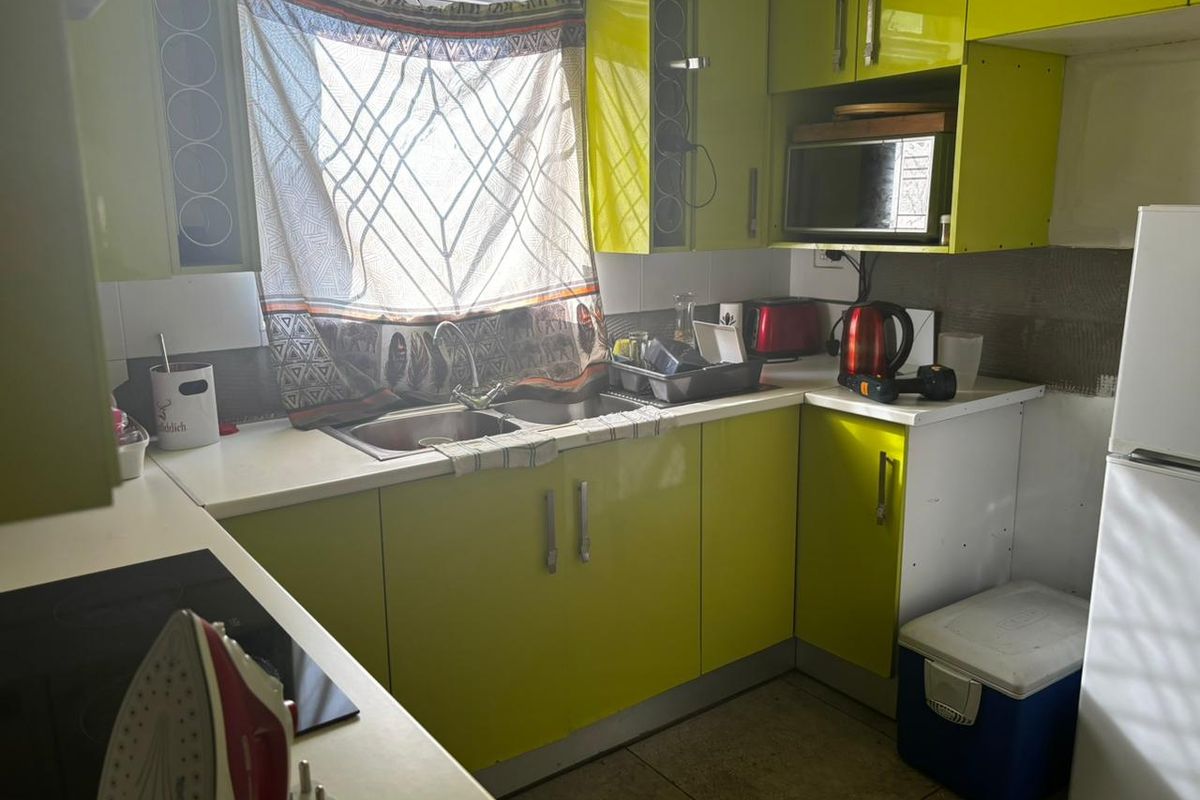2 bedroom property for sale - Photo 5
