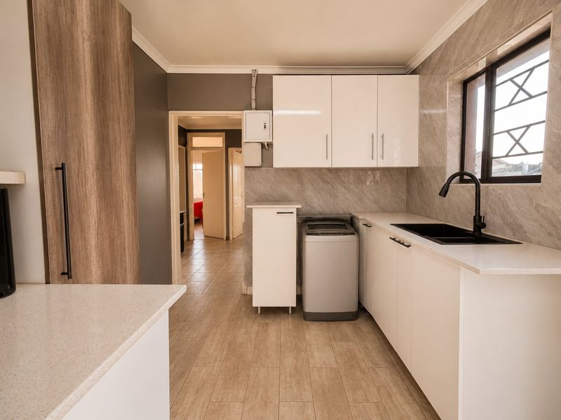 Family Home in Klopperpark with Flatlet - Photo 7