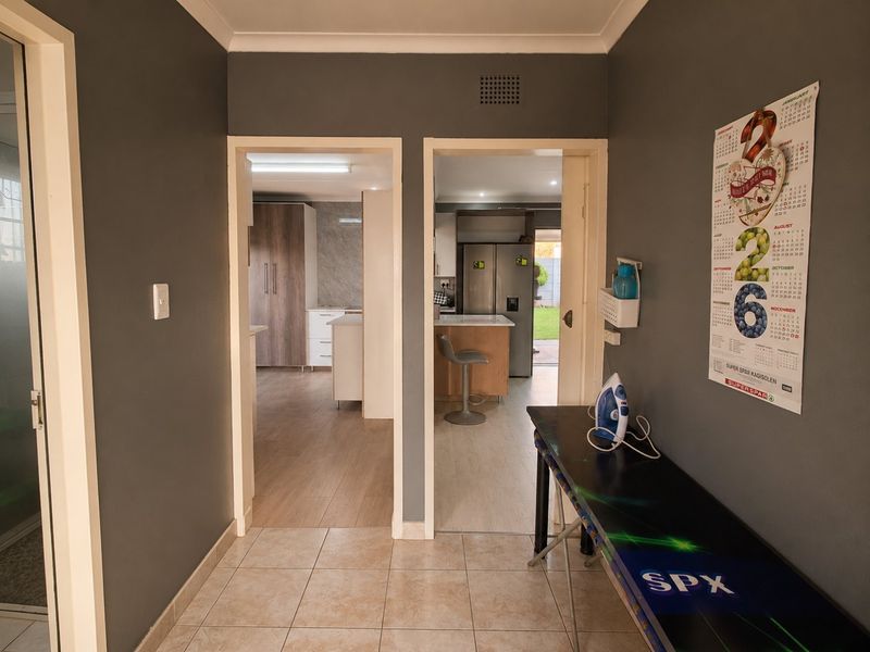 Family Home in Klopperpark with Flatlet - Photo 10