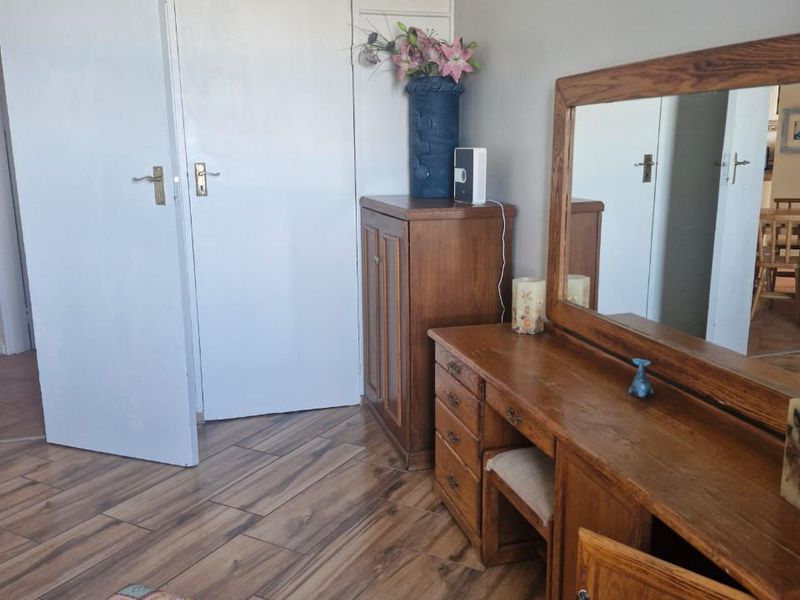FLAT FOR SALE - Photo 9