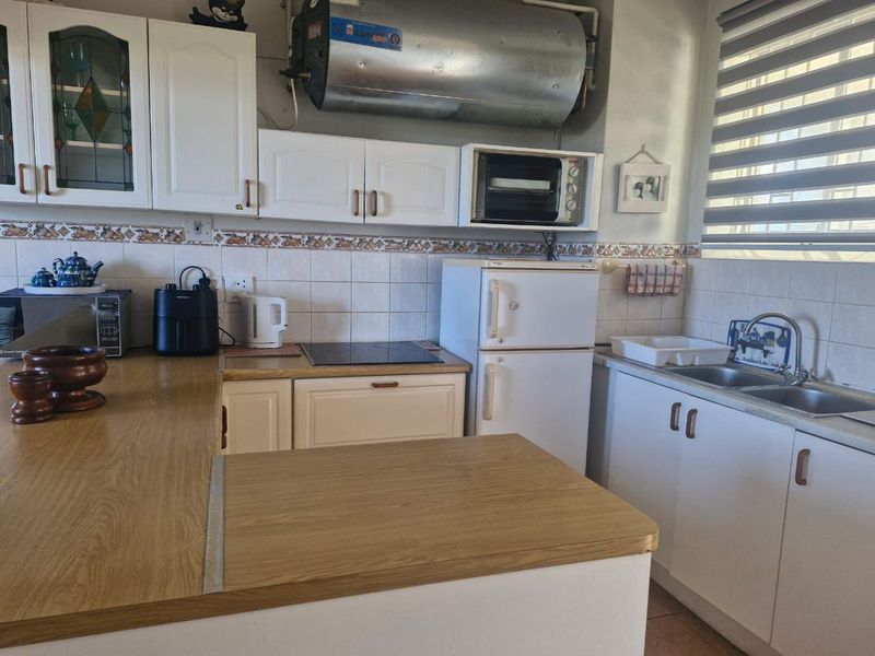 FLAT FOR SALE - Photo 4