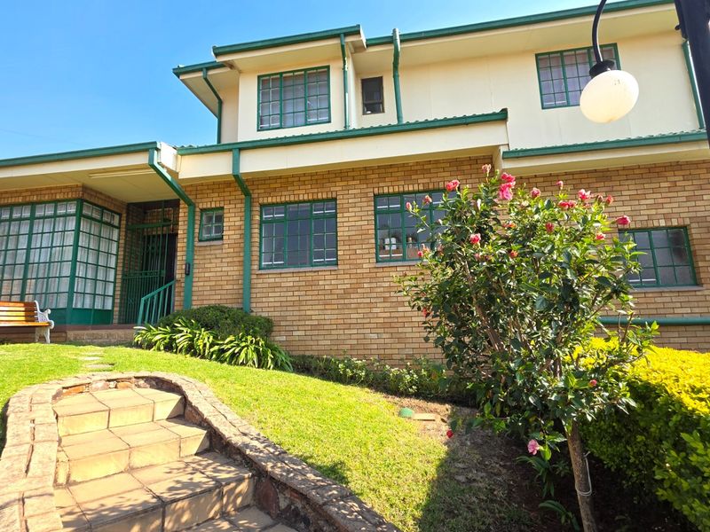 An Enduring Residence Defined by Space, Views & Distinction - Photo 1