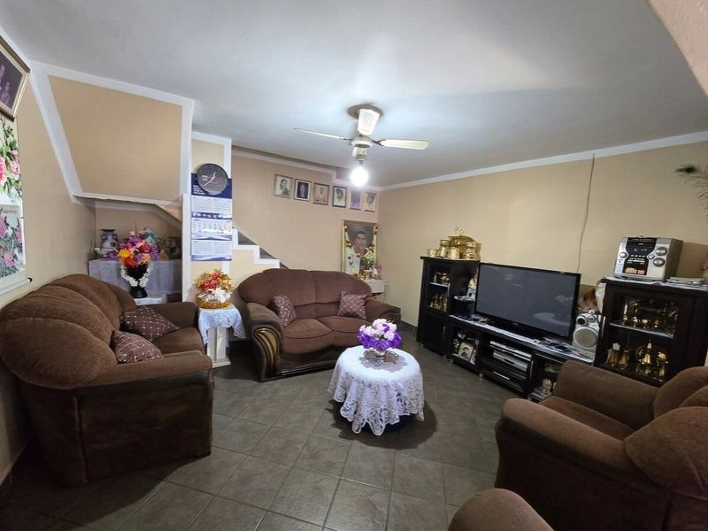 Well-Kept Family Home in Glenhills, Stanger - Photo 3